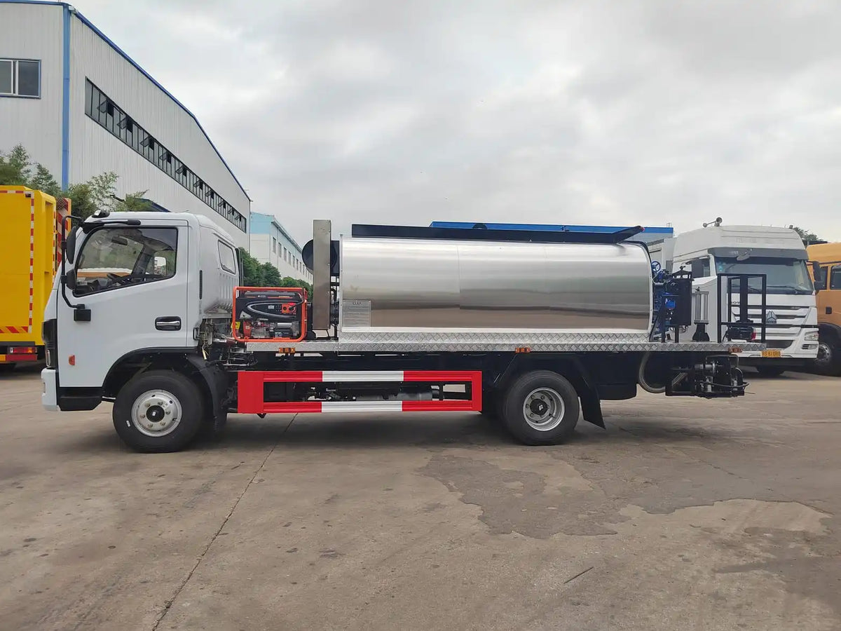 Dongfeng 4x2 Asphalt Sprayer Truck for Road Construction